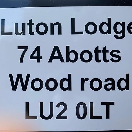 Luton Lodge - Newly Renovated Ideal For Short Stay, Close To Airport Train Station, Free Parking Off Street , Luxury Comfort In Low Price ภายนอก รูปภาพ